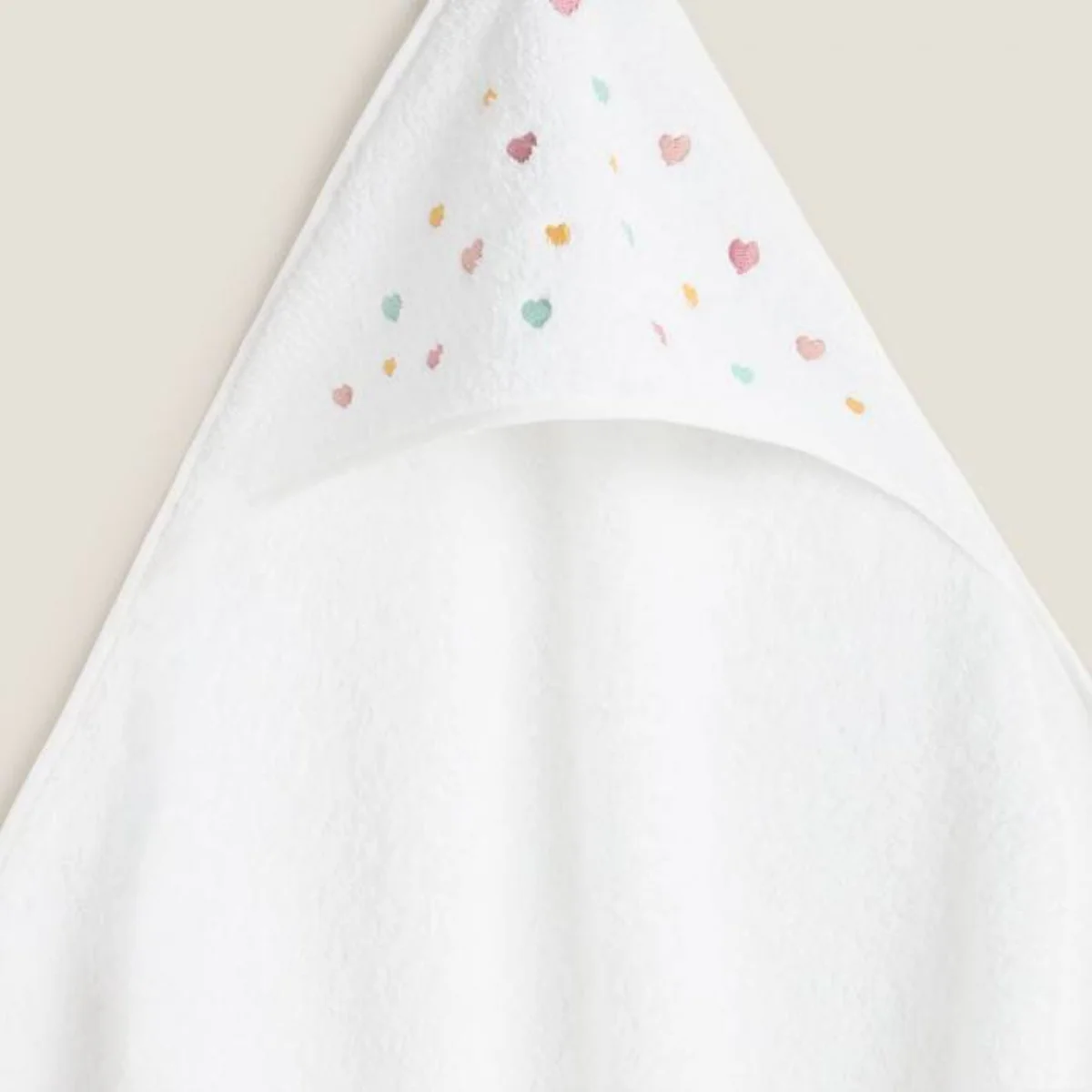Toalla de baño con capucha corazones Cuoriti - Image 3