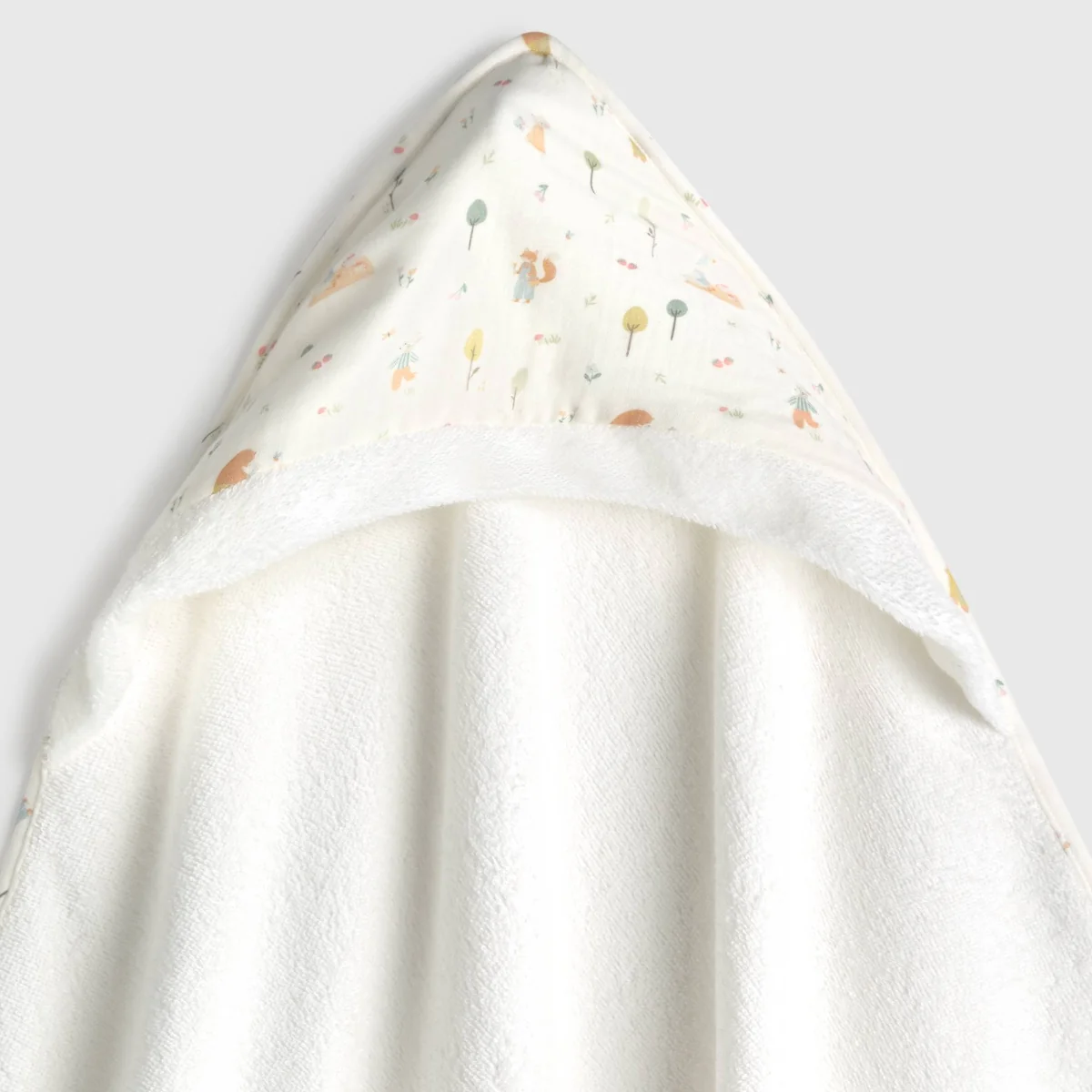 Toalla de baño con capucha estampado bosque - Image 3
